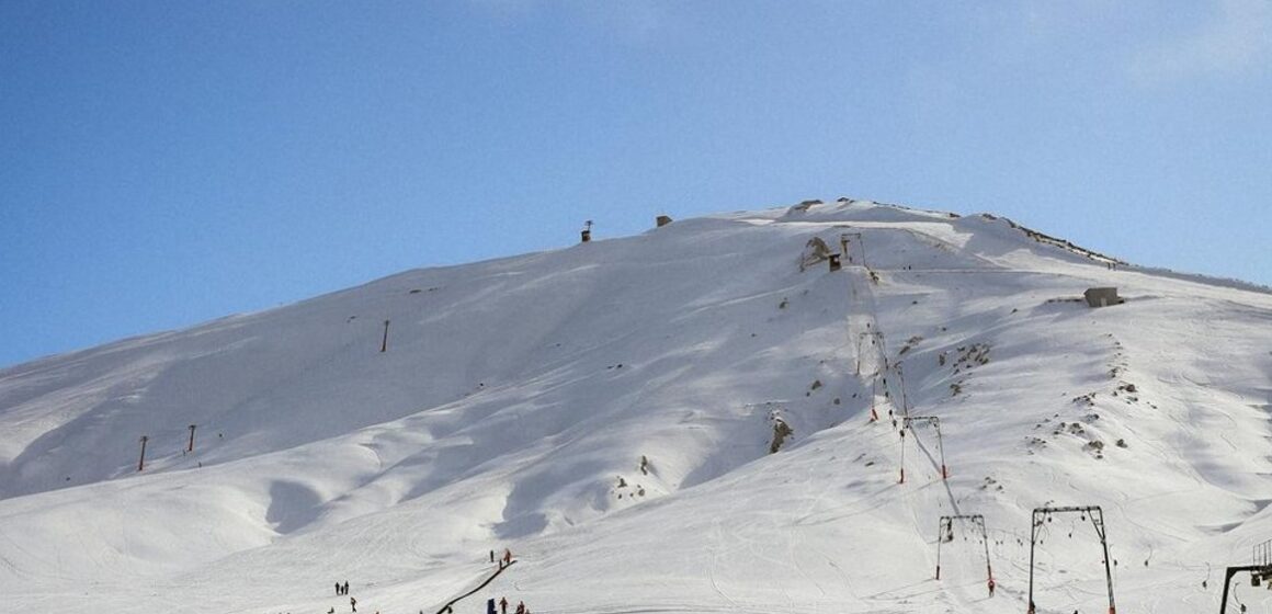 Mai avem unde schia în România pe viitor? O analiză pentru Azuga, Sinaia, Predeal/Clăbucet, Bușteni, Bâlea Lac, Vatra Dornei și Semenic