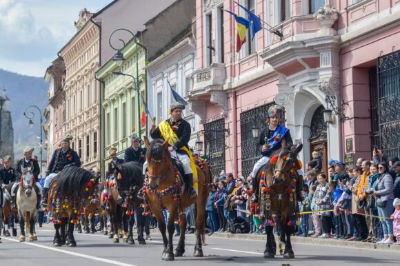 Restricții de circulație și suplimentări pe linii RATBV cu ocazia Zilele Brașovului