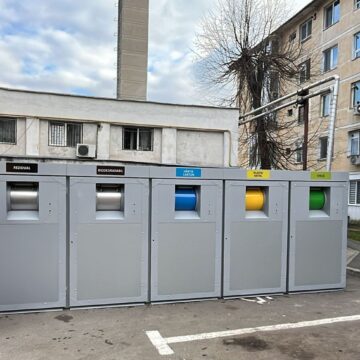 De săptămâna viitoare începe montarea primelor 100 de ecoinsule digitalizate în municipiul Brașov
