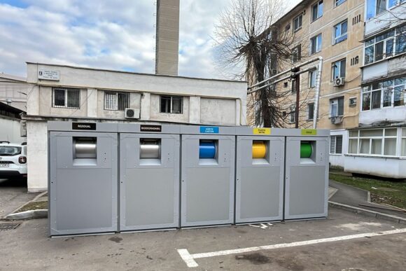 De săptămâna viitoare începe montarea primelor 100 de ecoinsule digitalizate în municipiul Brașov