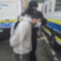 28 de percheziții domiciliare într-un dosar de tâlhărie calificată, fraudă informatică și lipsire de libertate. Arest preventiv pentru trei inculpați