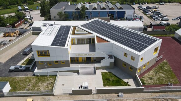 Primăria Brașov a finalizat lucrările de construire a grădiniței din cartierul Noua