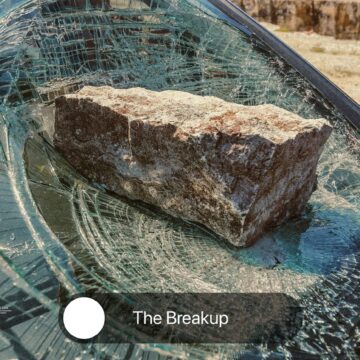 The Breakup, un performance de Ioana Păun cu Silvana Mihai și Ana Pop la Centrul Multicultural al Universității Transilvania The Breakup, un performance de Ioana Păun cu Silvana Mihai și Ana Pop la Centrul Multicultural al Universității Transilvania