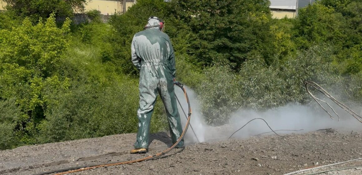 Primăria Brașov a început lucrările de demolare a podului de pe Drumul CET-ului