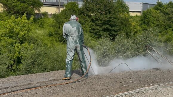 Primăria Brașov a început lucrările de demolare a podului de pe Drumul CET-ului