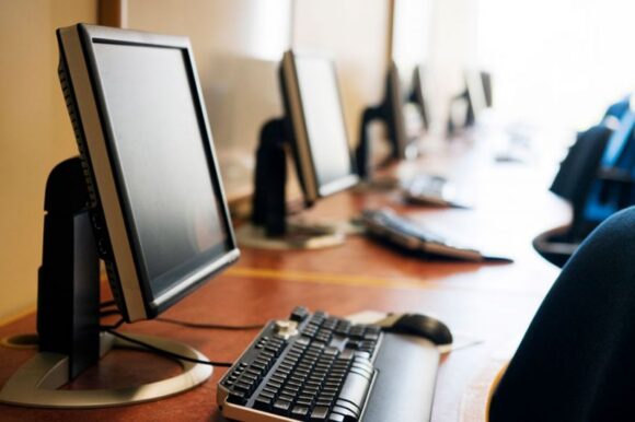 Echipamente digitale în valoare de peste 80.500 lei, asigurate de CJ Braşov pentru Palatul Copiilor