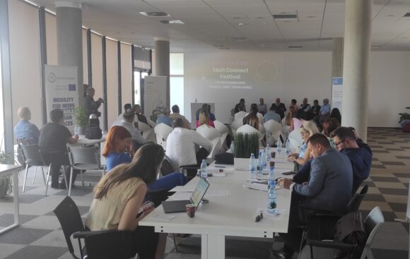 IMM-urile din Regiunea Centru, la început de drum, din domeniile IT, energii regenerabile, electrotehnică, aeronautică pot accesa programul de incubare +ONE de la CATTIA