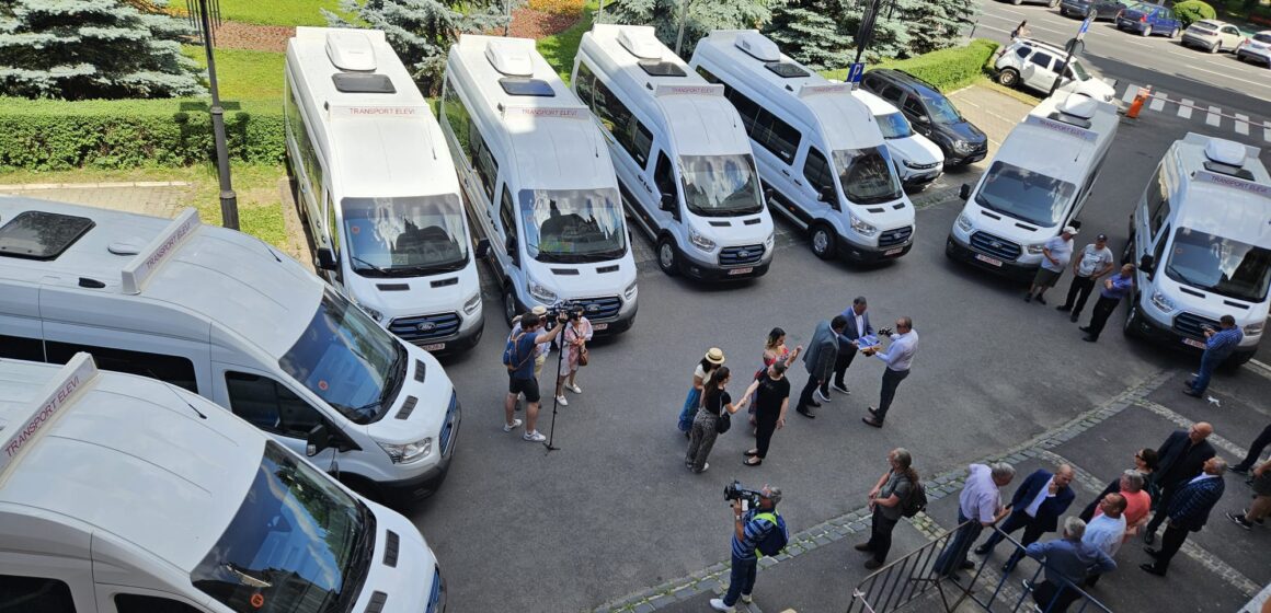 Au fost livrate primele opt microbuze electrice pentru transportul elevilor din mediul rural Au fost livrate primele opt microbuze electrice pentru transportul elevilor din mediul rural