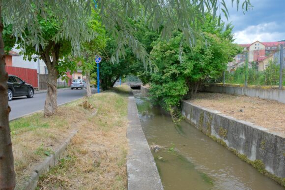 Primăria Brașov vrea să transforme o parte din Canalul Timiș în zonă de promenadă
