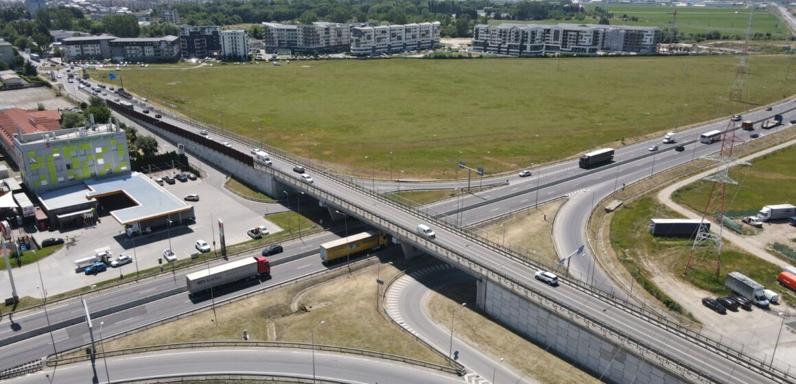 Masterplanul pentru fluidizarea traficului dintre Sânpetru și Brașov, asumat de toate autoritățile implicate Masterplanul pentru fluidizarea traficului dintre Sânpetru și Brașov, asumat de toate autoritățile implicate