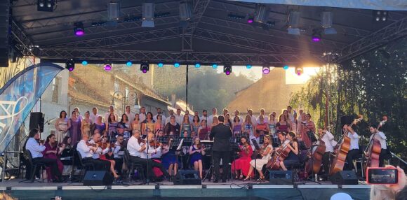 Începe stagiunea estivală a Operei Brașov. Weekendul 5 – 6 iulie în Piața Sf. Ioan