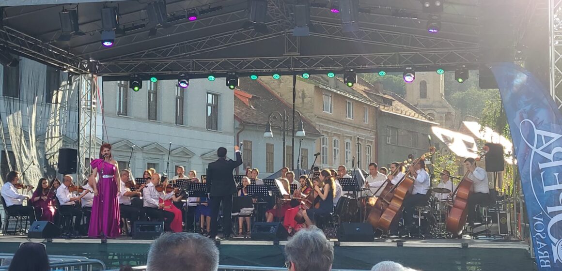 Două evenimente Opera Brașov, la sfârșit de săptămână, în Piața Sf. Ioan Două evenimente Opera Brașov, la sfârșit de săptămână, în Piața Sf. Ioan