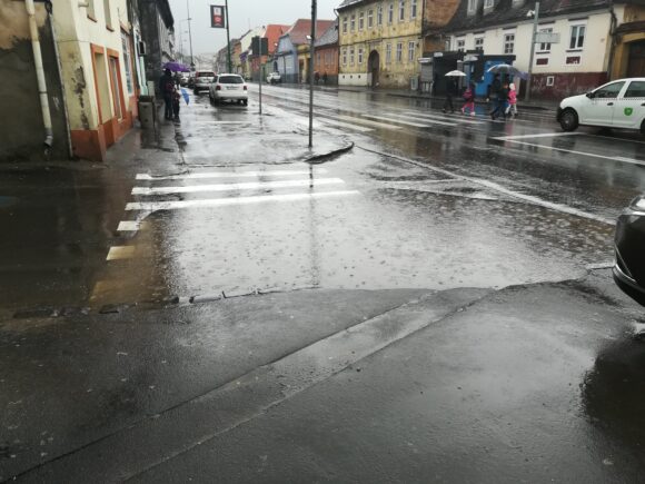 Apele pluviale urbane: Cum putem preveni inundațiile din orașele noastre