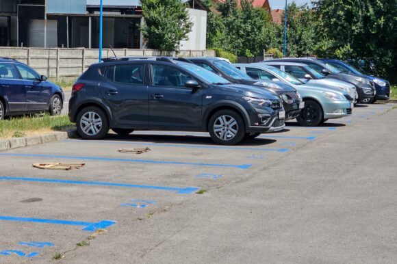 Brașovenii din Bartolomeu nord au închiriat astăzi 102 locuri de parcare, în prima etapă. Următoarele etape au loc pe 17 și 22 iulie