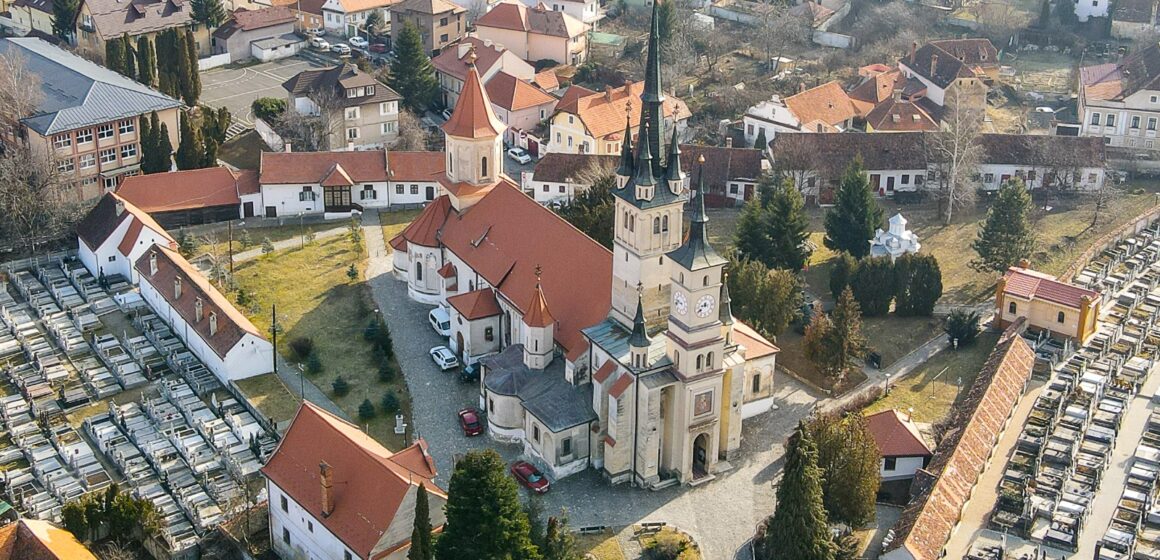 Lucrări fără acordul DJC Brașov la Biserica Sf. Nicolae. Acordul scris a fost emis la câteva zile după începerea lucrărilor