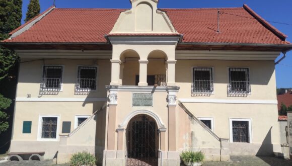 Infracțiuni de fals în înscrisuri sub semnătură privată cercetate într-un dosar penal în cazul lucrărilor neautorizate de la Muzeul Prima Școală Românească, Casa Barac, Chilii și Casa Nicolae Ciurcu