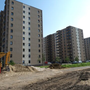 21 de dezvoltatori imobiliari, cu 39 de proiecte în Tractorul, nu și-au respectat obligațiile din certificatele de urbanism sau din avizul comisiei de circulație, dar au obținut certificatele de edificare a construcțiilor, anunță Primăria Brașov 21 de dezvoltatori imobiliari, cu 39 de proiecte în Tractorul, nu și-au respectat obligațiile din certificatele de urbanism sau din avizul comisiei de circulație, dar au obținut certificatele de edificare a construcțiilor, anunță Primăria Brașov