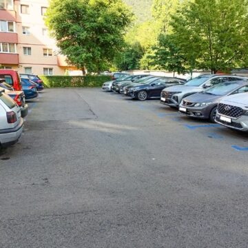 Primăria Brașov denunță falsuri în acte în procesul de revalidare a locurilor de parcare rezidențiale