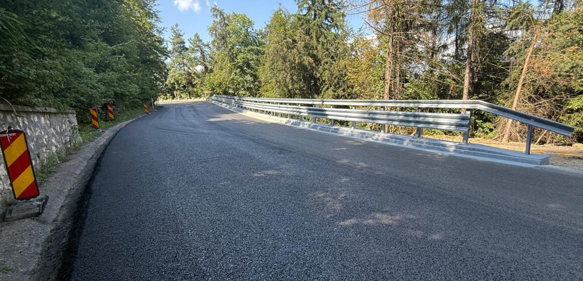 Primăria Brașov anunță finalizarea lucrărilor de consolidarea a drumului spre Poiana Brașov, la Km 6+000 Primăria Brașov anunță finalizarea lucrărilor de consolidarea a drumului spre Poiana Brașov, la Km 6+000