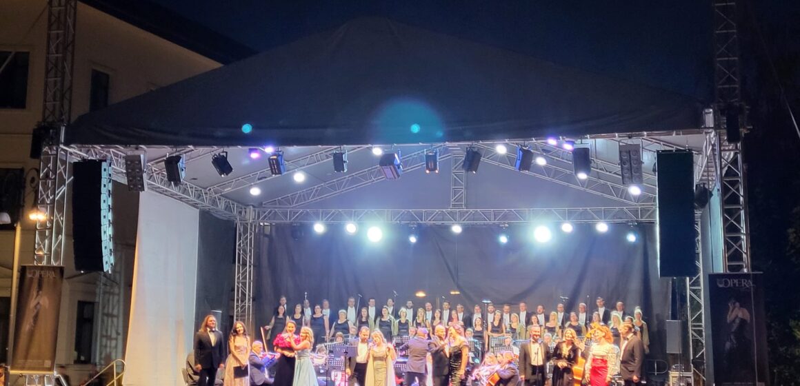 Stagiunea estivală a Operei Brașov se încheie la sfârșitul acestei săptămâni Stagiunea estivală a Operei Brașov se încheie la sfârșitul acestei săptămâni