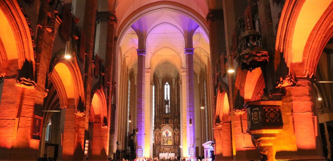 Filarmonica Brașov deschide stagiunea 148 cu Bruckner la Biserica Neagră Filarmonica Brașov deschide stagiunea 148 cu Bruckner la Biserica Neagră