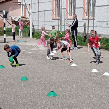 Școlile brașovene sunt invitate să participe la un nou apel de proiecte în cadrul programului Fondul Școlilor Active – pilon Start Up Școlile brașovene sunt invitate să participe la un nou apel de proiecte în cadrul programului Fondul Școlilor Active – pilon Start Up