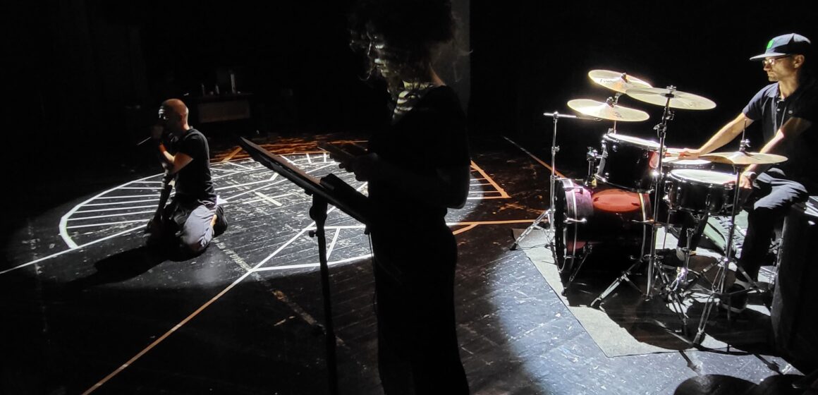 OXYGEN – manifest teatral și muzical la Centrul Cultural Reduta OXYGEN – manifest teatral și muzical la Centrul Cultural Reduta