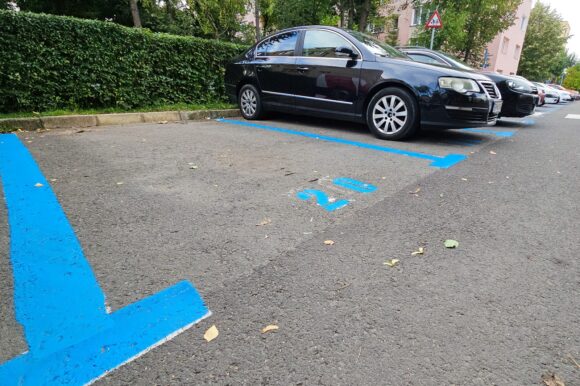 Încep procedurile de atribuire locuri de parcare în Astra 1, zona dintre calea ferată – str. Zizinului – Calea București