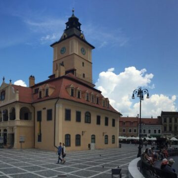 Expoziția Regina Maria, Ambasador irezistibil al României Mari în Piața Sfatului Expoziția Regina Maria, Ambasador irezistibil al României Mari în Piața Sfatului