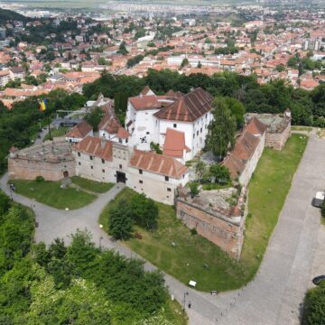 Primăria Brașov a lansat procedura de achiziție pentru realizarea de reparații minimale pentru conservarea Cetățuii și crearea unui traseu de vizitare Primăria Brașov a lansat procedura de achiziție pentru realizarea de reparații minimale pentru conservarea Cetățuii și crearea unui traseu de vizitare