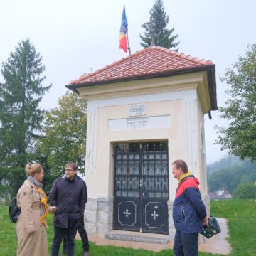 Junii, politica brașoveană și banii. 11,11 milioane pentru 10 troițe și 3,9 milioane pentru Bastionul Postăvarilor Junii, politica brașoveană și banii. 11,11 milioane pentru 10 troițe și 3,9 milioane pentru Bastionul Postăvarilor