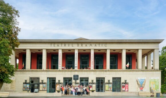 Patru instituții publice de spectacole din municipiul Brașov primesc 10.829.351 lei de la Guvern