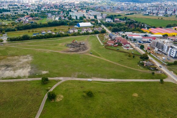 Primăria Brașov a obținut o finanțare nerambursabilă pentru amenajarea unui parc de 30.000 de mp în cartierul Bartolomeu