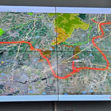 Şedinţă de lucru cu oficialii administraţiilor locale braşovene pe tema traseului autostrăzii A13 Braşov – Bacău Şedinţă de lucru cu oficialii administraţiilor locale braşovene pe tema traseului autostrăzii A13 Braşov – Bacău