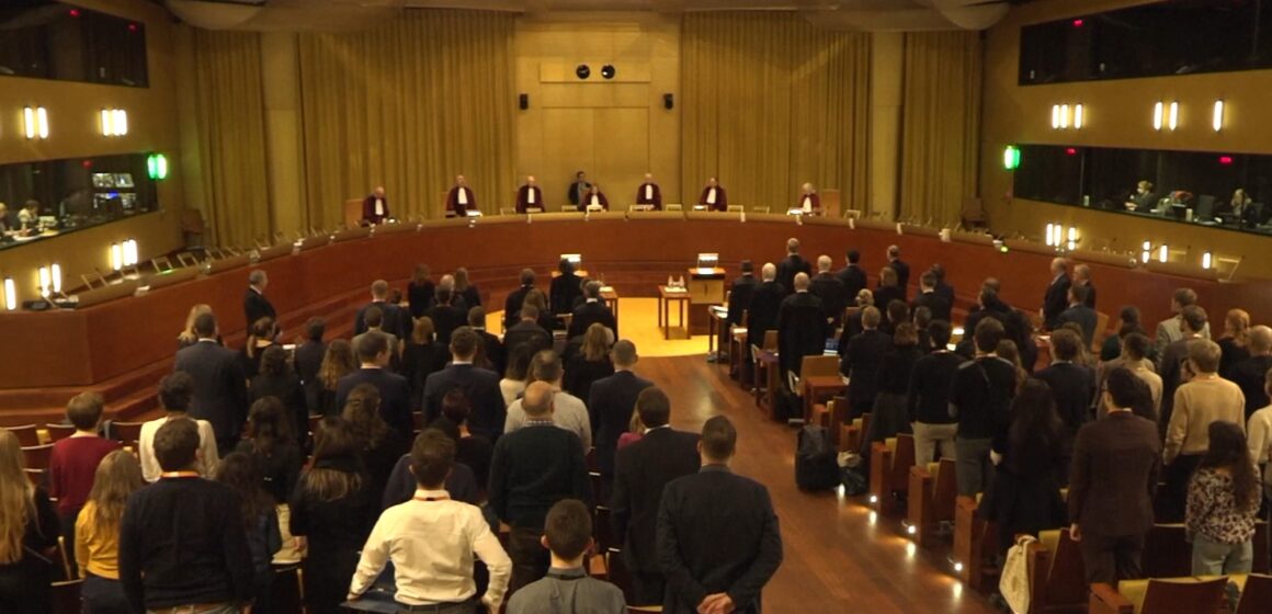 Un stat membru are obligația de a recunoaște o căsătorie între doi cetățeni ai Uniunii de același sex încheiată legal într-un alt stat membru – decizie a Curții de Justiție a Uniunii Europene Un stat membru are obligația de a recunoaște o căsătorie între doi cetățeni ai Uniunii de același sex încheiată legal într-un alt stat membru – decizie a Curții de Justiție a Uniunii Europene