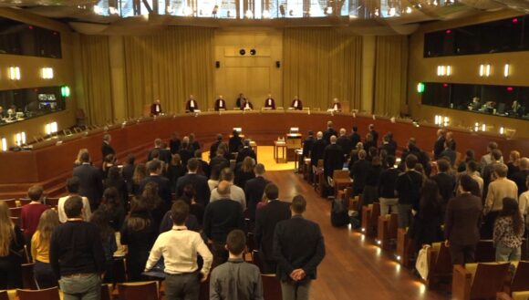 Un stat membru are obligația de a recunoaște o căsătorie între doi cetățeni ai Uniunii de același sex încheiată legal într-un alt stat membru – decizie a Curții de Justiție a Uniunii Europene