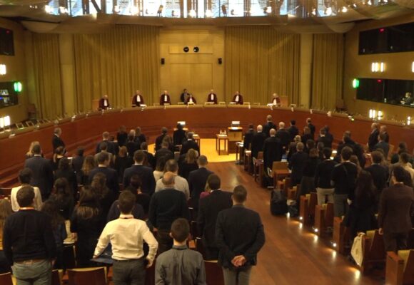 Un stat membru are obligația de a recunoaște o căsătorie între doi cetățeni ai Uniunii de același sex încheiată legal într-un alt stat membru – decizie a Curții de Justiție a Uniunii Europene