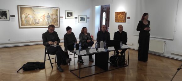 Un dialog oferit de artă despre ce a însemnat un regim opresiv