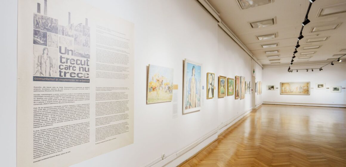Expoziția „Un trecut care nu trece. Comunismul și moștenirea sa artistică” ajunge la final cu un tur ghidat tematic Expoziția „Un trecut care nu trece. Comunismul și moștenirea sa artistică” ajunge la final cu un tur ghidat tematic