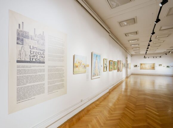 Expoziția „Un trecut care nu trece. Comunismul și moștenirea sa artistică” ajunge la final cu un tur ghidat tematic
