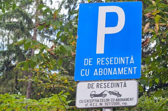 Locurile de parcare de reședință libere de pe Str. Zizinului nr. 112 – 134 și Drumul Cernatului vor fi scoase la licitație în 3 decembrie 2025