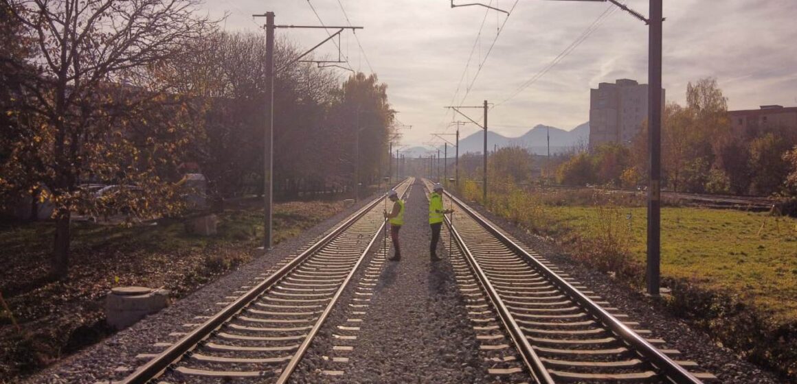 Proiectul trenului metropolitan a ajuns în faza ridicărilor topografice și a studiilor geotehnice în zona viitoarelor peroane Proiectul trenului metropolitan a ajuns în faza ridicărilor topografice și a studiilor geotehnice în zona viitoarelor peroane