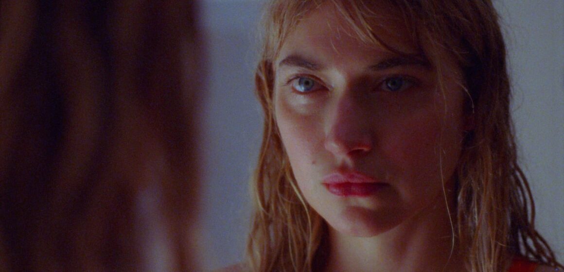 „Cronologia apei” – debutul regizoral al lui Kristen Stewart ajunge în ianuarie în România „Cronologia apei” – debutul regizoral al lui Kristen Stewart ajunge în ianuarie în România