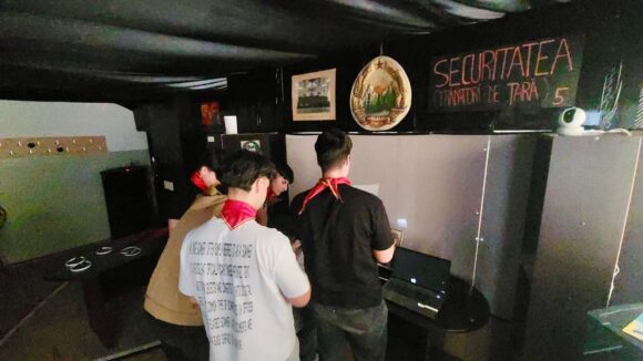Metodă inedită de predare a istoriei comunismului: primul escape room educațional din România care folosește VR, lansat la Brașov