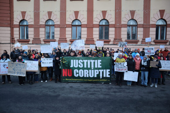 Video | Aproximativ 200 de brașoveni au participat la Marșul pentru Justiție Video | Aproximativ 200 de brașoveni au participat la Marșul pentru Justiție