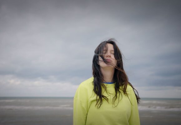 Still Nia, o poveste despre rănile invizibile și amintirile pe care le purtăm în corp. Din 30 ianuarie pe marile ecrane