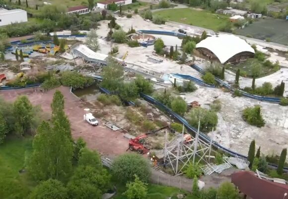 Primăria Brașov a început igienizarea terenului din fostul Aqua Park Noua