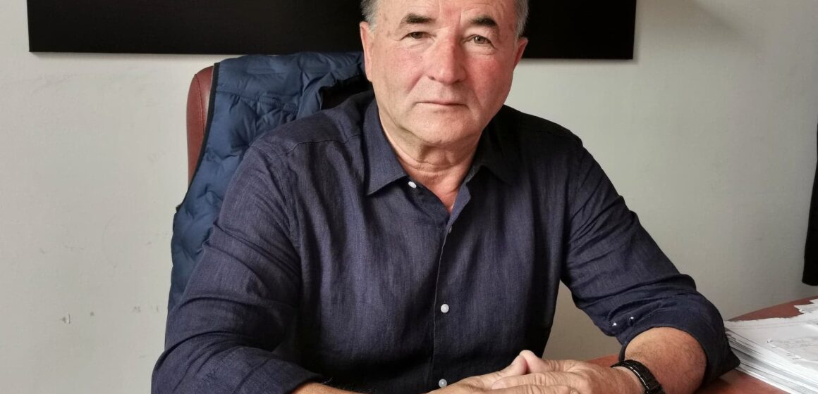 Fostul primar al comunei Sâmbăta de Sus trimis în judecată pentru abuz în serviciu