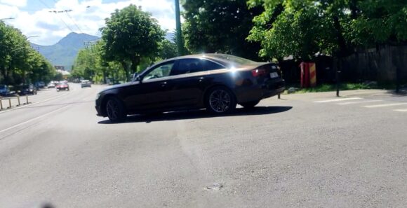 VIDEO | Cu bicicleta în Brașov, orașul mașinilor, P1 – Carpaților