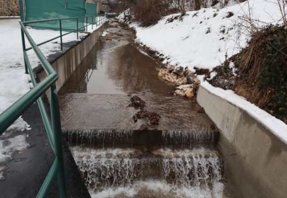 VIDEO | Pârâul Graft cu beton și balustradă, după lucrările din decembrie 2025